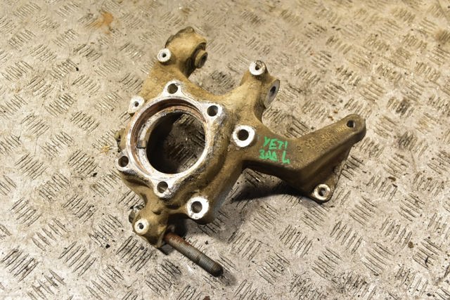 Кулак поворотний лівий 3C0505435G VAG