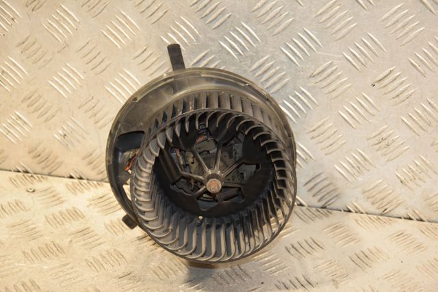 Електромотор пічки 3C1820015L VAG