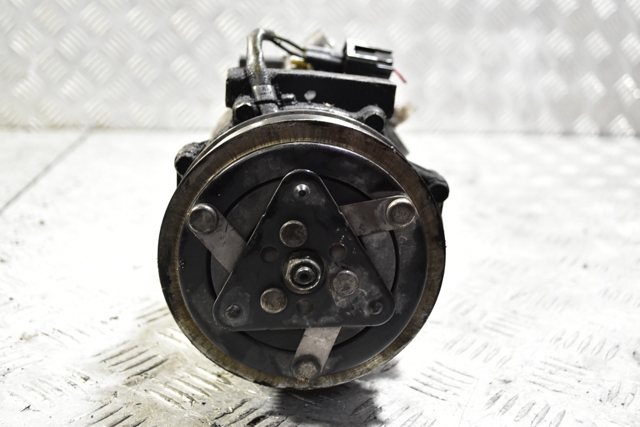 Компресор холодоагенту 3M5H19D629SB MAZDA