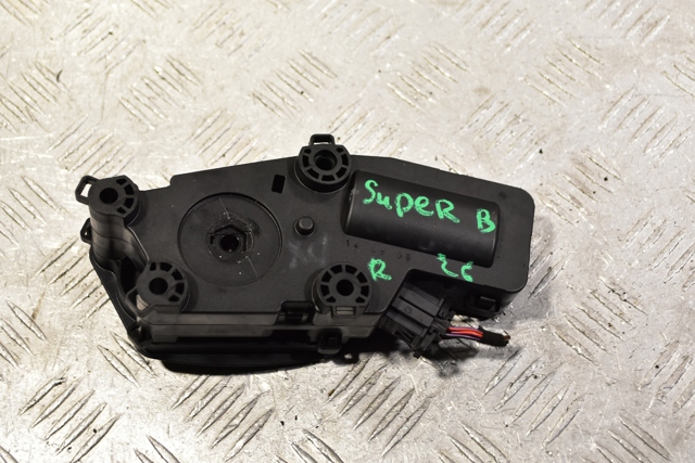 Петля кришки багажника 3T0827299B VAG