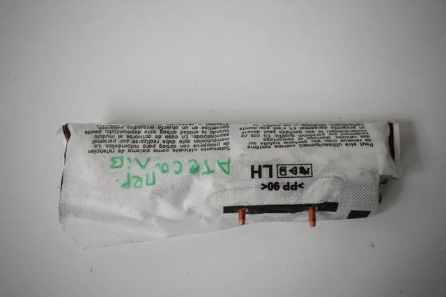 Подушка Айрбег спинки сидіння лівого 3V0880241F VAG