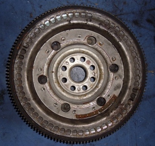 Маховик двигуна 415018510 FORD