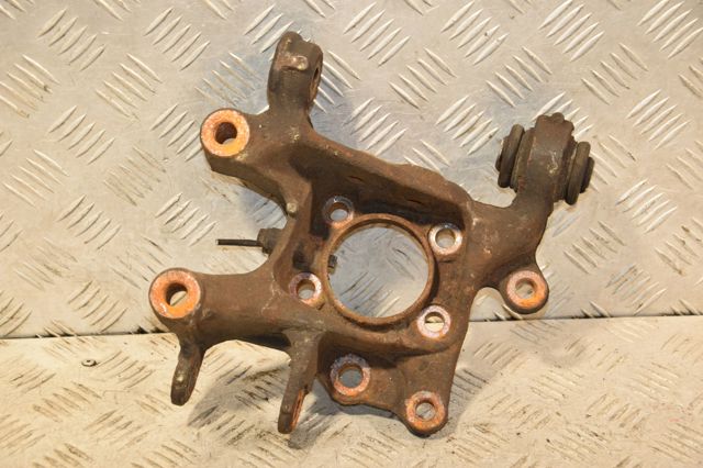 Цапфа поворотна ліва 4230542020 TOYOTA