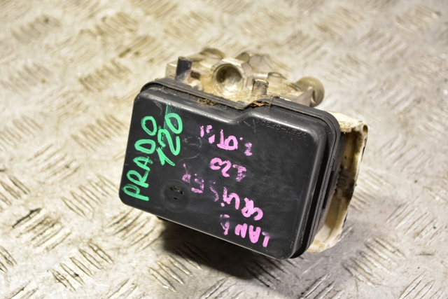 Блок керування АБС (ABS) 4451060070 TOYOTA