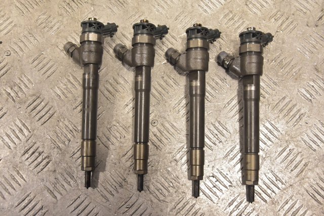 Форсунка інжектора 445110546 NISSAN