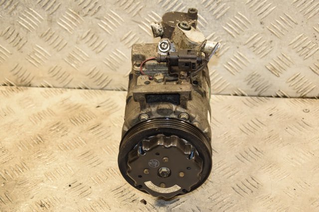 Насос кондиціонера 4472208812 VAG