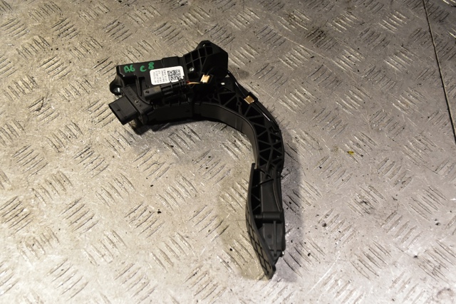 Підаль газу 4N1723523A VAG