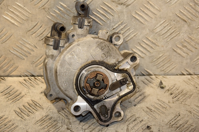 Насос вакуумний 4R8Q2A451AF LAND ROVER