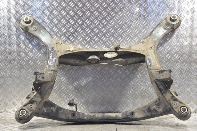 Балка задньої підвіски поперечна 5120648091 TOYOTA
