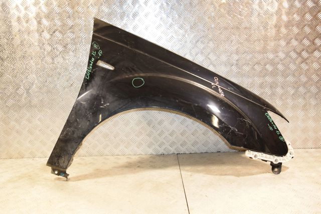 Переднє праве крило 5220C672 MITSUBISHI