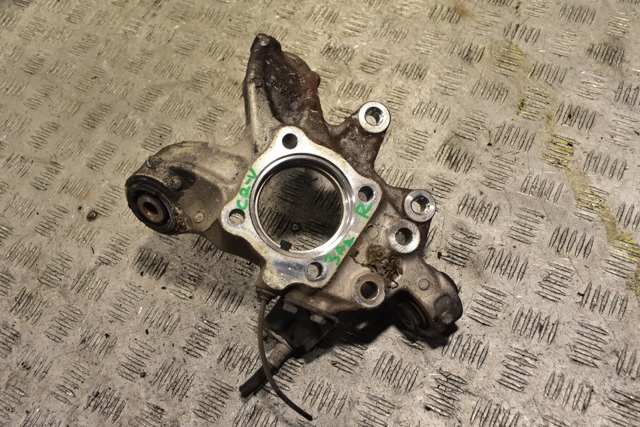Кулак поворотний правий 52210SWAA00 HONDA