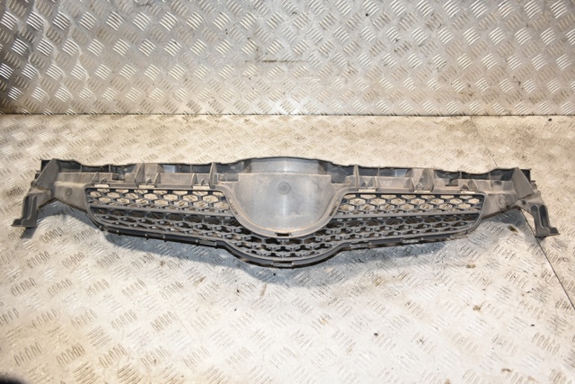 Решітка 5311102390 TOYOTA