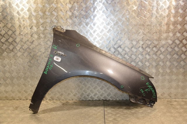Переднє праве крило 5381105040 TOYOTA