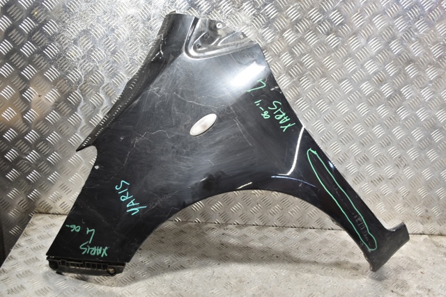 Переднє ліве крило 5381252210 TOYOTA
