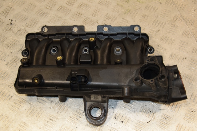 Колектор впускний 55217648 FIAT