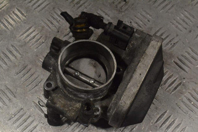 Дросільна заслінка в зборі 55560398 OPEL