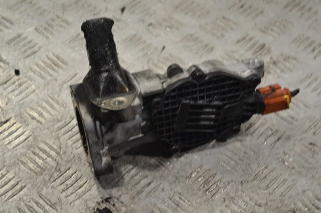 Клапан EGR 55581958 OPEL
