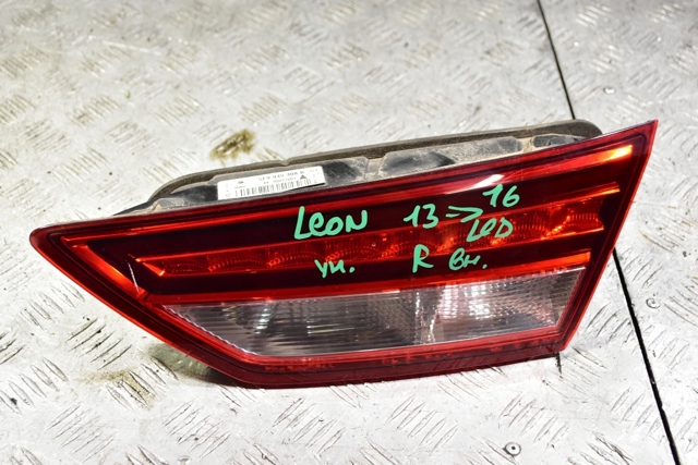 Задній правий стоп 5F9945308B VAG