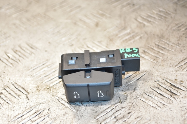 Перемикач керування люком 5H2215B691AA LAND ROVER