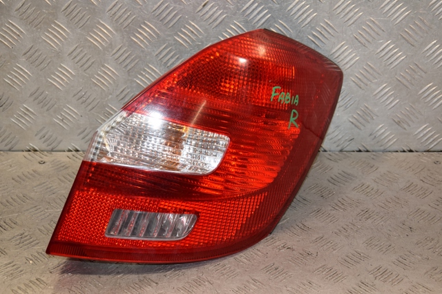 Задні ліхтарі 5J6945096 VAG