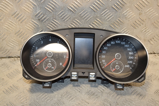 щиток приладу 5K0920860H VAG