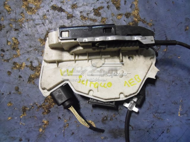 Замок водійських дверей 5N2837015C VAG