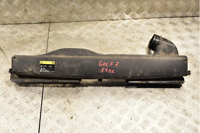 Повітроприймач 5Q0129254B VAG