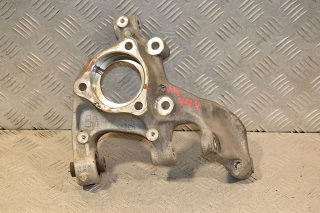 Кулак поворотний правий 5Q0505436J VAG
