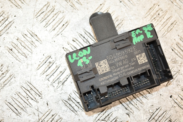 Блок комфорту передніх дверей 5Q4959592E VAG