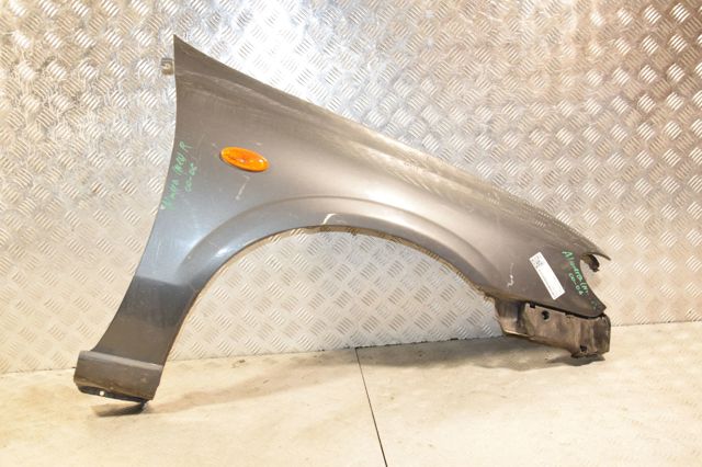 Переднє праве крило 631004M630 NISSAN