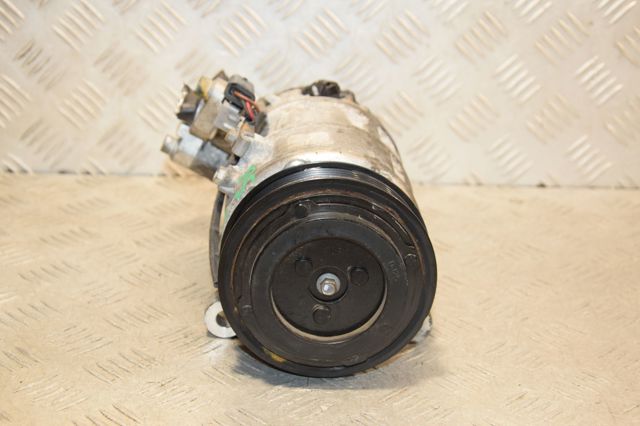 Компресор кліматичної установки 64526842618 BMW