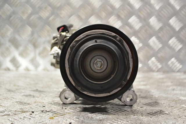 Компресор холодоагенту 64529299328 BMW
