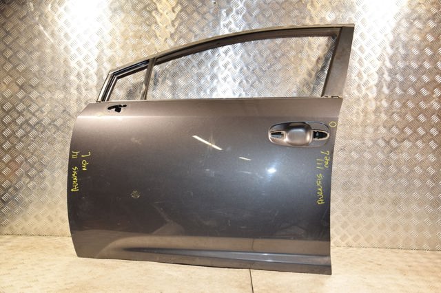 Водійські двері 6700205070 TOYOTA