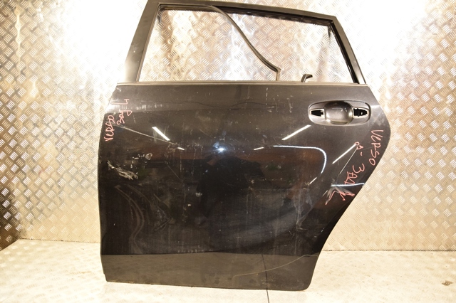Двері задні 670040F040 TOYOTA