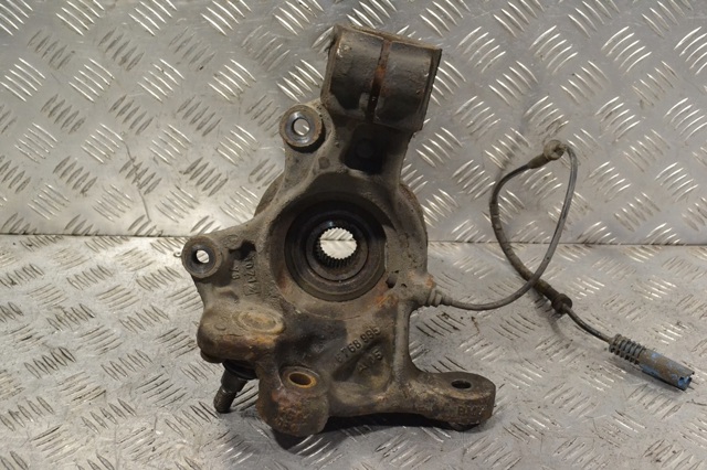 Цапфа поворотного кулака 6768995 BMW