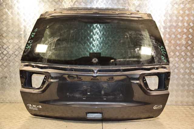 П'яті двері 68154524AA CHRYSLER