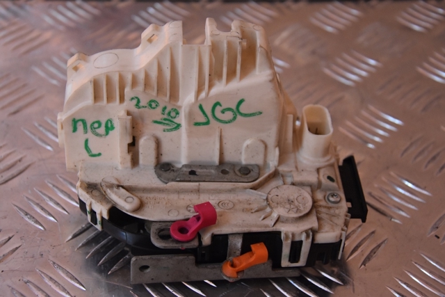 Замок дверей водія 68250661AB CHRYSLER