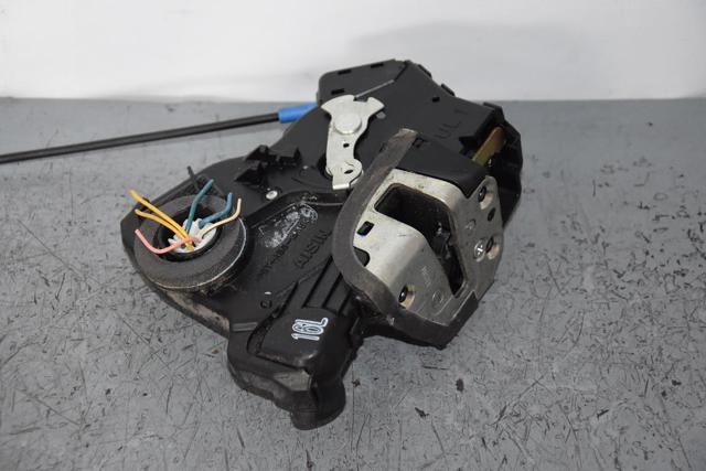 Замок дверей водія 6904002151 TOYOTA