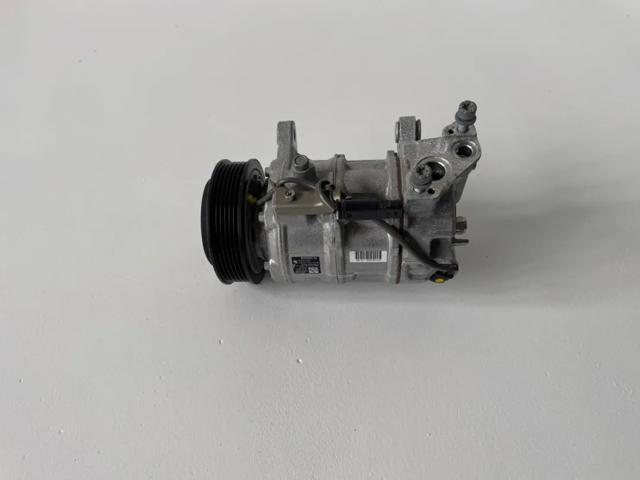 Компресор кондиціонера 699408202 BMW