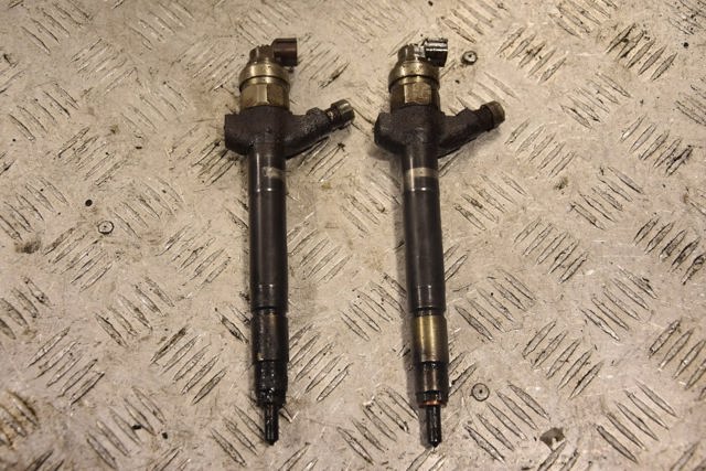 Форсунка дизельна в зборі, розпилювач + тримач 6C1Q9K546BB FORD