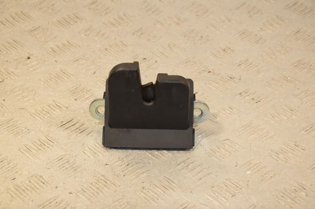 Центральний замок багажника 6J3827505 VAG