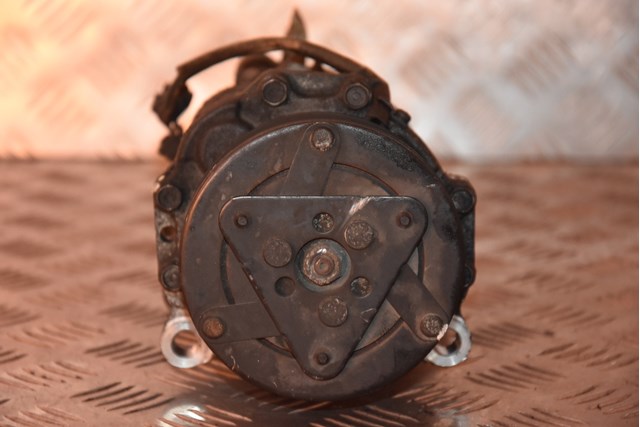 Компресор кондиціонера 6N0820803B VAG