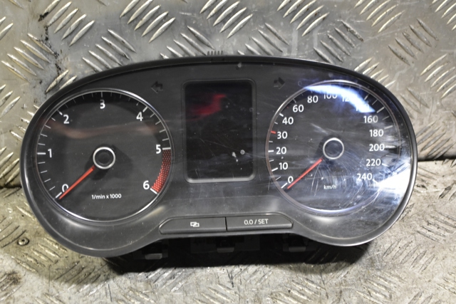 Спідометр 6R0920861F VAG