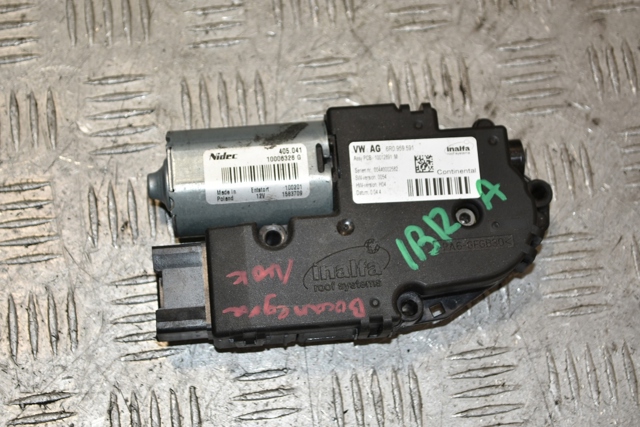 Двигун приводу люка 6R0959591 VAG