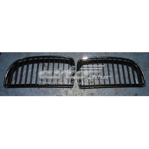Решітка радіатора права 7120008 BMW