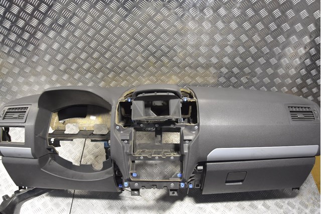Панель передня "торпедо" 7208623 OPEL