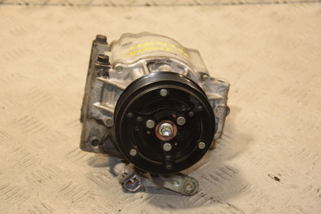 Компресор кліматичної установки 73111AG040 SUBARU