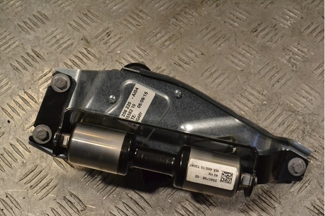 Моторчик заднього двірника 7356220 BMW