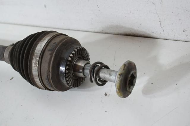 Напіввісь задня 7646867 BMW