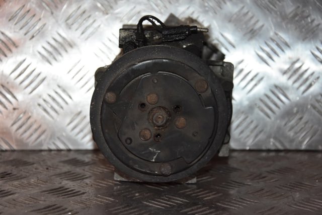 Компресор кондиціонера 7700875357 RENAULT